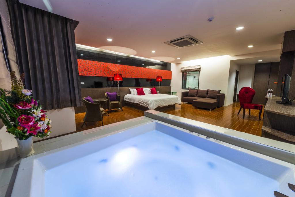 אובון רטצ'תאני The Rich Hotel Ubonratchathani מראה חיצוני תמונה