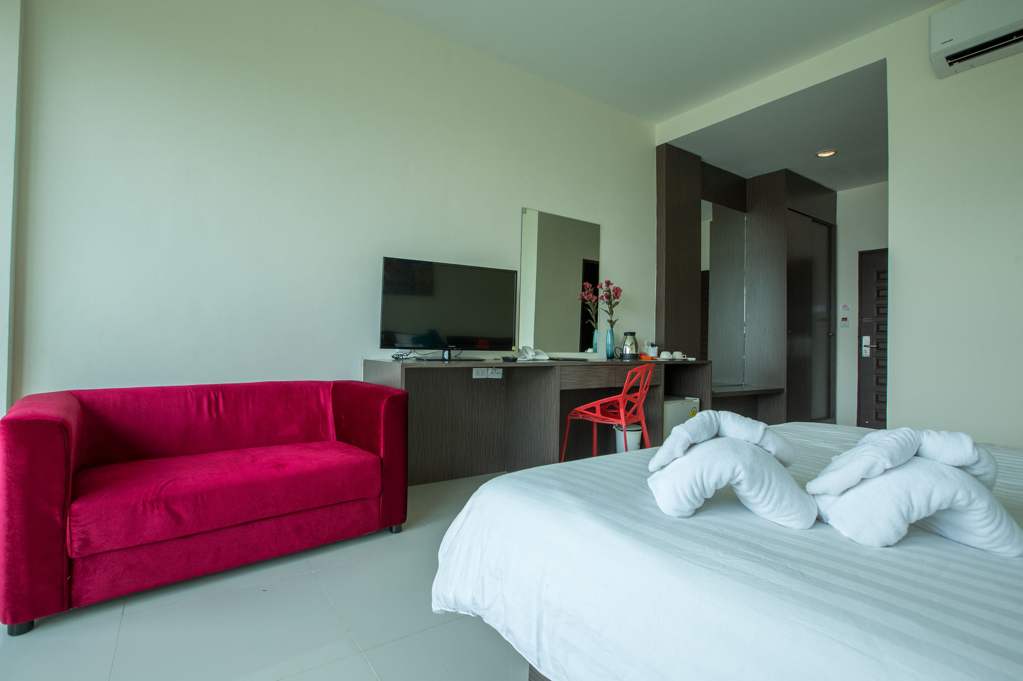 אובון רטצ'תאני The Rich Hotel Ubonratchathani מראה חיצוני תמונה