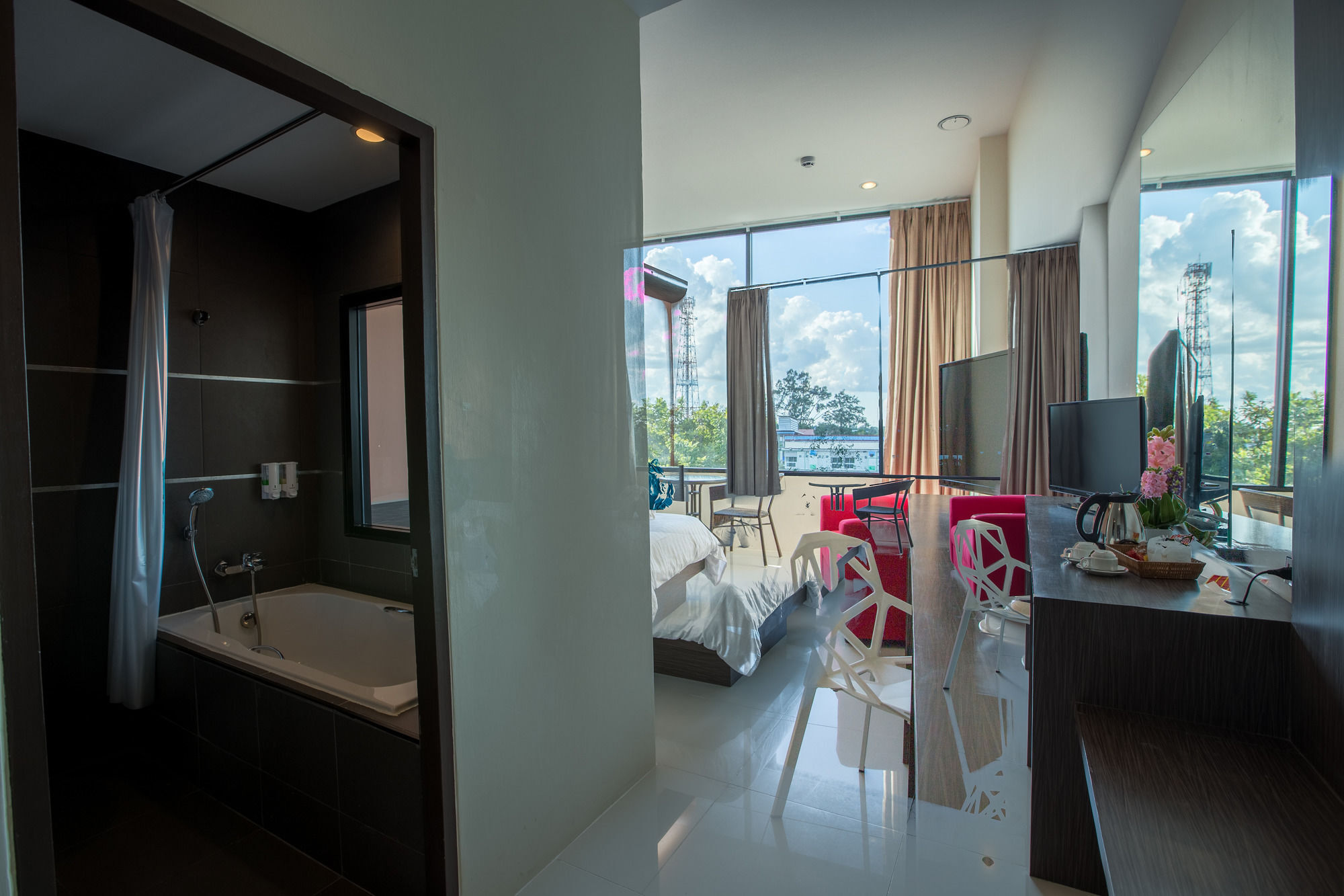 אובון רטצ'תאני The Rich Hotel Ubonratchathani מראה חיצוני תמונה
