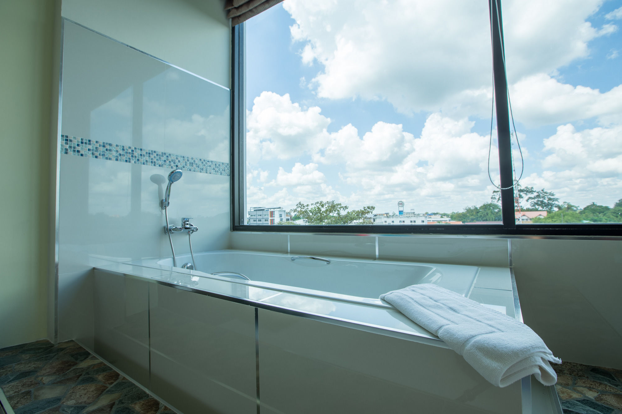 אובון רטצ'תאני The Rich Hotel Ubonratchathani מראה חיצוני תמונה